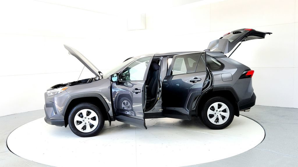 Used 2023 Toyota RAV4 LE AWD/4WD image 10