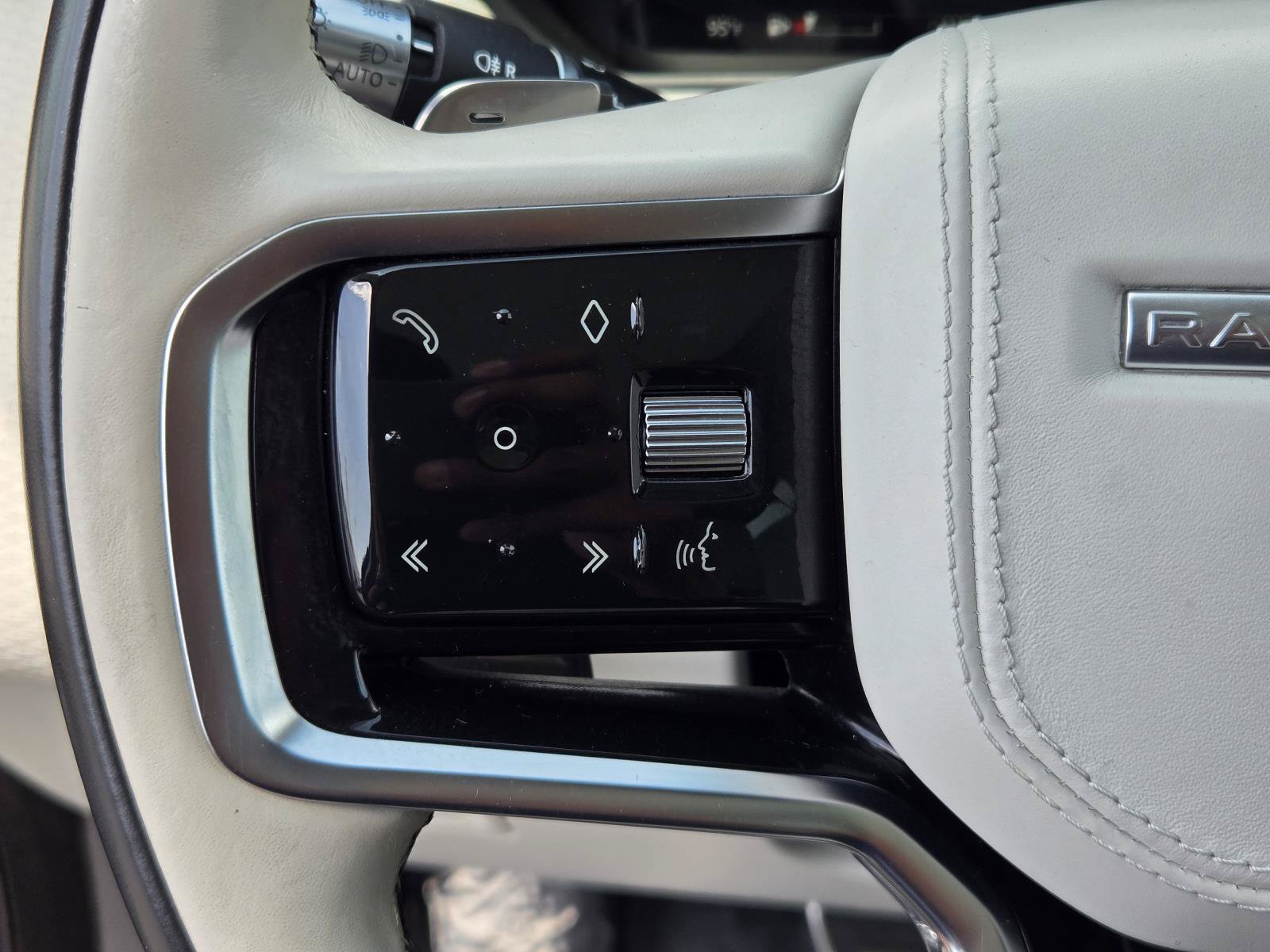 Used 2023 Land Rover Range Rover Velar R-Dynamic S AWD/4WD image 16