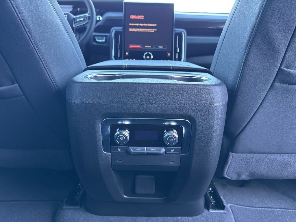 New 2026 GMC Yukon XL Elevation w/ LPO, Elevation Black Package image 23