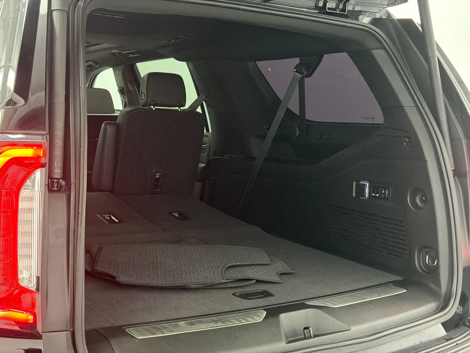 Used 2021 GMC Yukon XL Denali AWD/4WD image 10