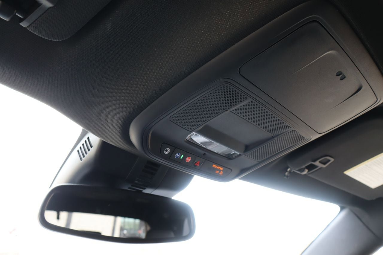 Used 2025 Buick Enclave Preferred FWD image 28