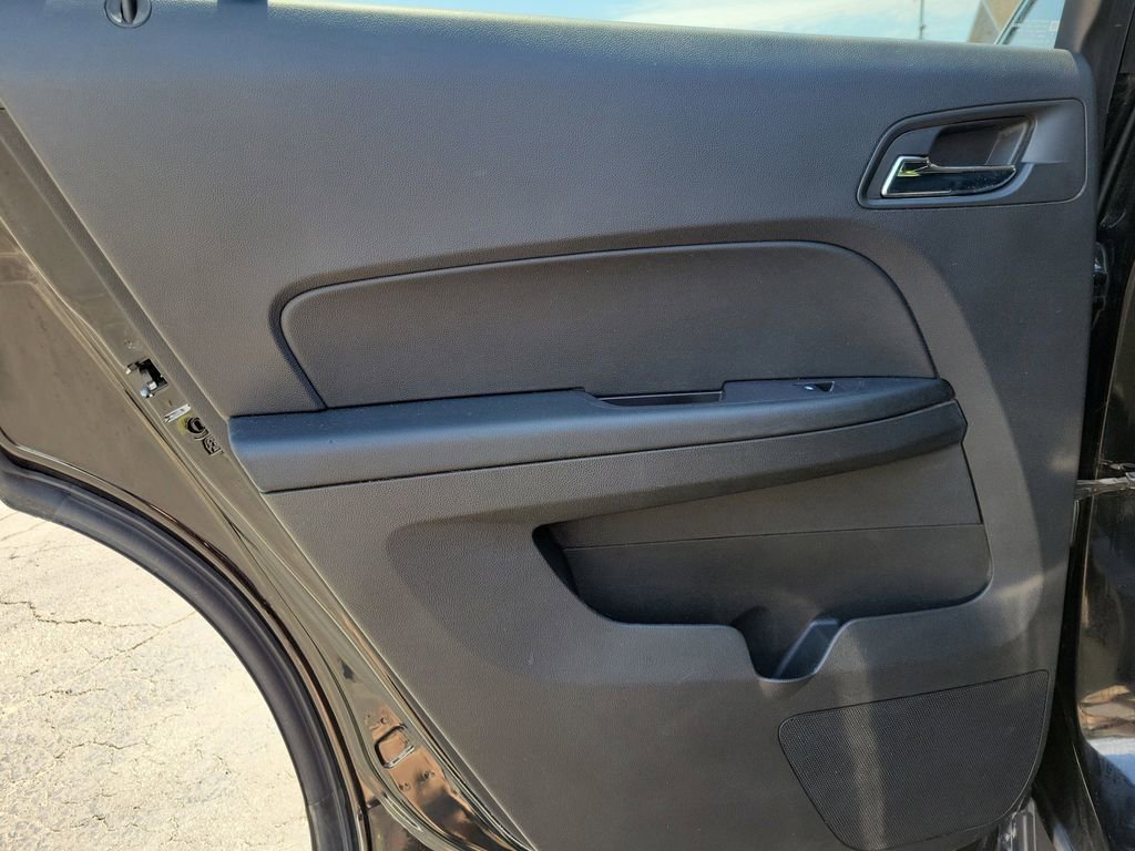 Used 2017 Chevrolet Equinox LT w/ Midnight Edition FWD image 9