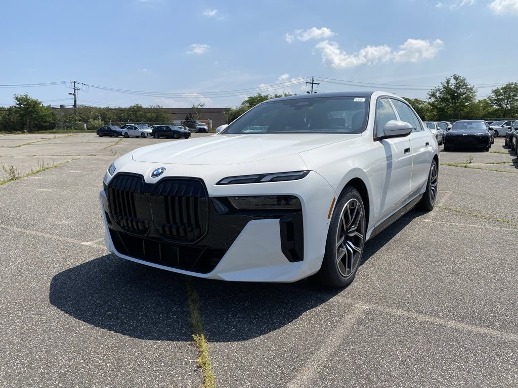 New 2025 BMW i7 eDrive50 w/ M Sport Package