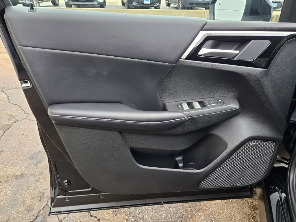 New 2026 Mitsubishi Outlander SE FWD image 17