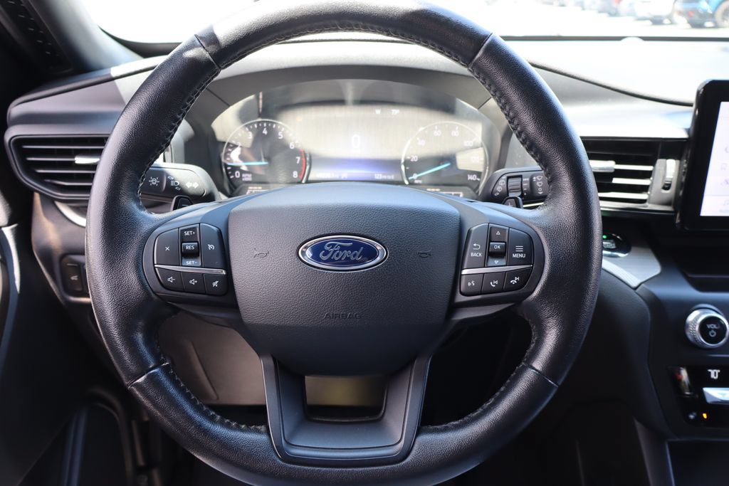 Used 2020 Ford Explorer XLT w/ Comfort Package AWD/4WD image 6