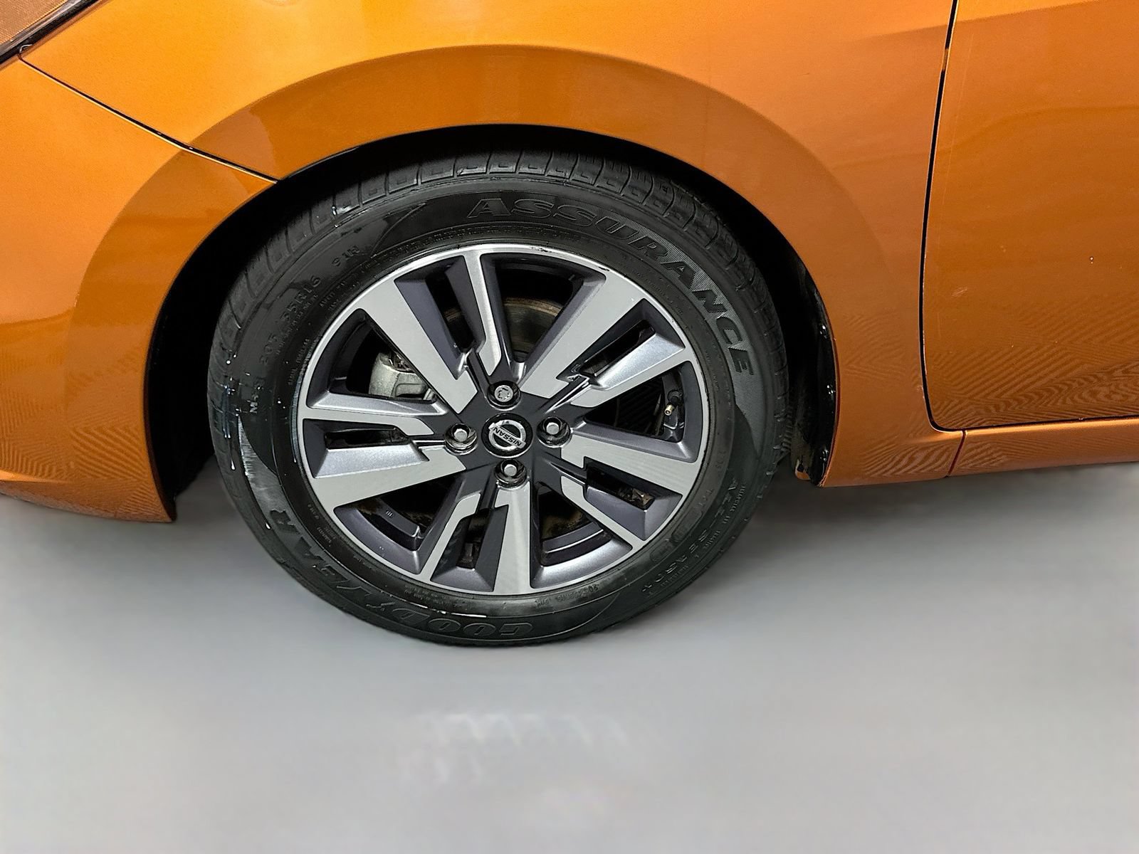 Used 2020 Nissan Versa SV FWD image 28