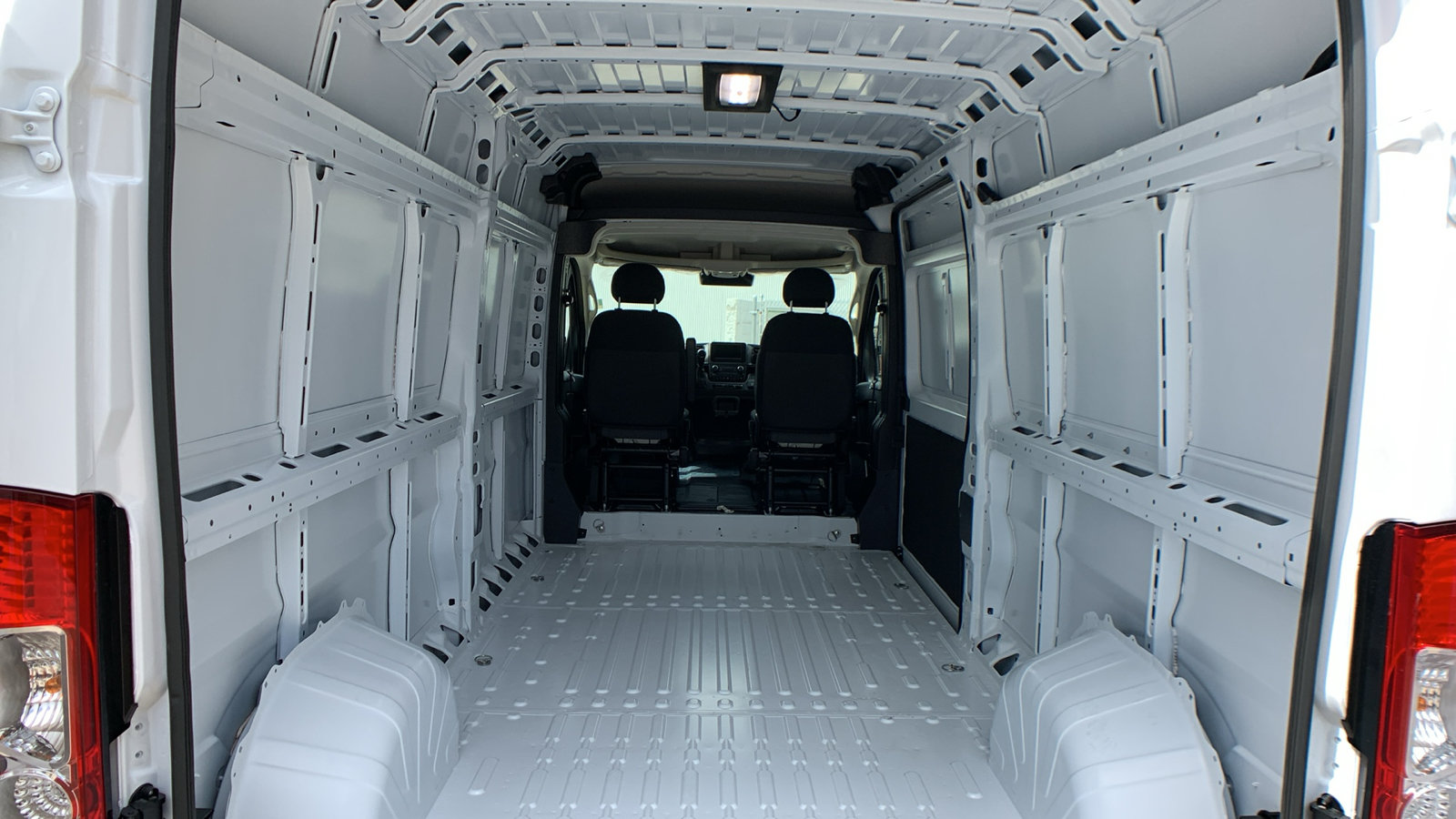 New 2026 RAM ProMaster 2500 w/ Convenience Group FWD image 25