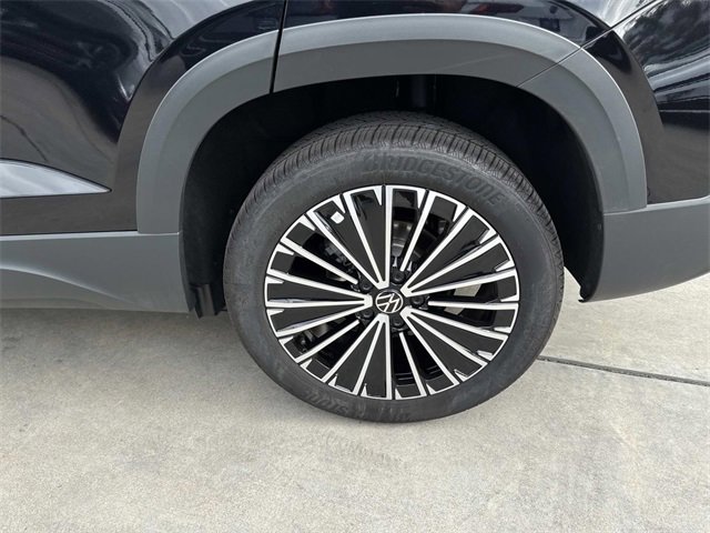 Certified 2025 Volkswagen Taos SE image 6