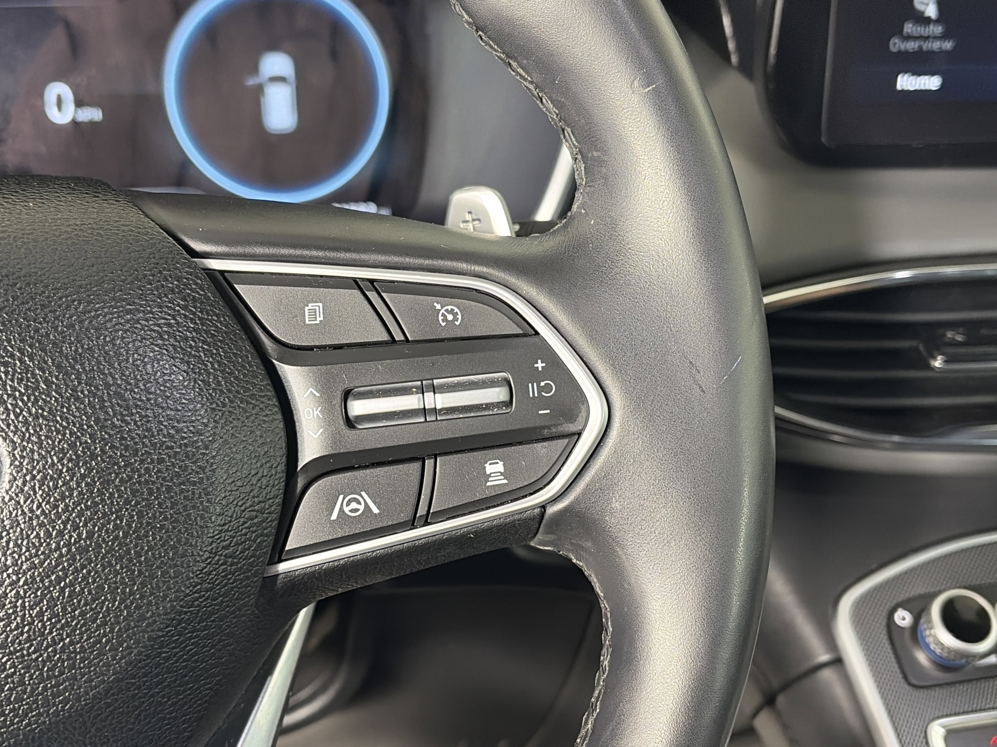 Used 2023 Hyundai Santa Fe Limited w/ Cargo Package image 31