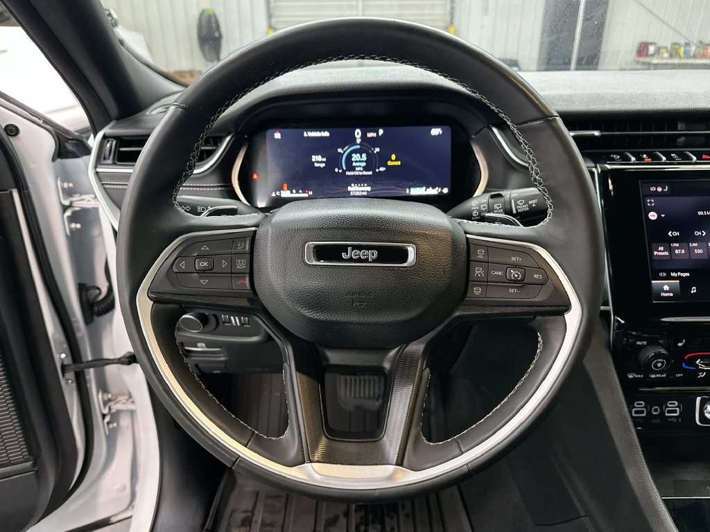 Used 2024 Jeep Grand Cherokee L Laredo RWD image 18