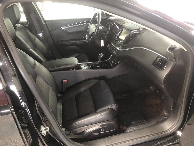 Used 2017 Chevrolet Impala LT FWD image 18
