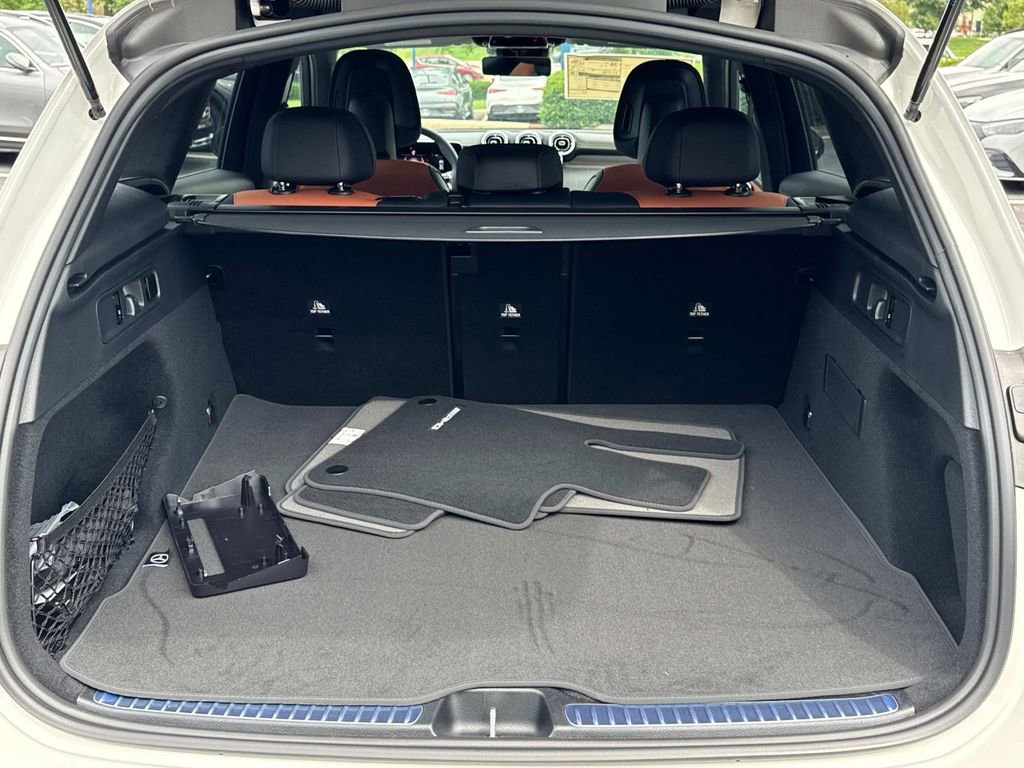 New 2025 Mercedes-Benz GLC 300 4MATIC image 7