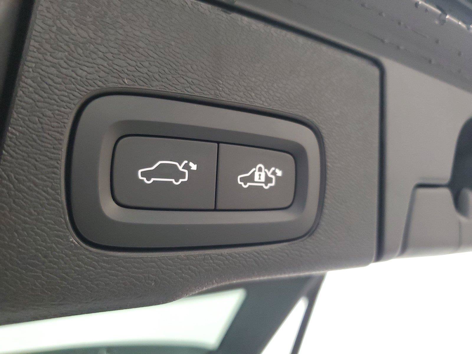 New 2027 Volvo XC60 B5 Core AWD/4WD image 10