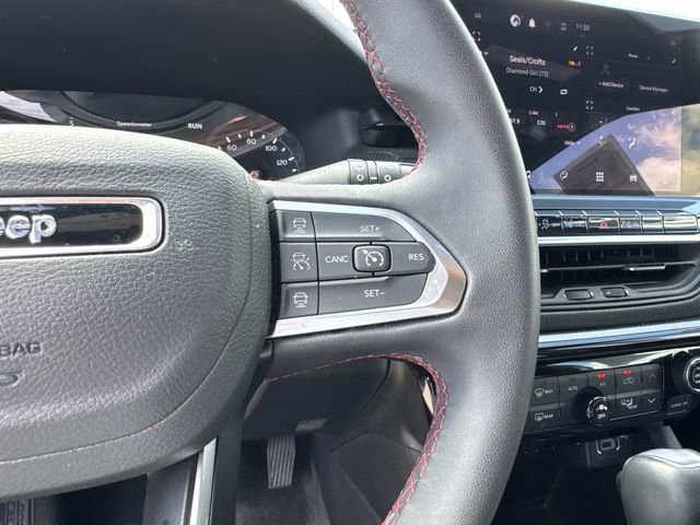 Used 2025 Jeep Compass Trailhawk image 28