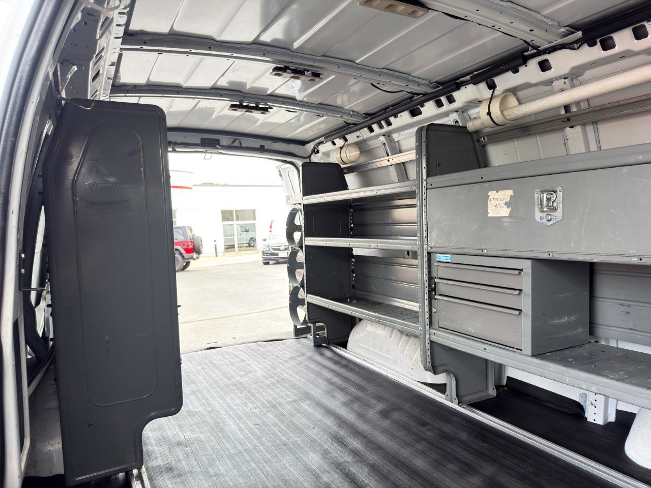 Used 2018 GMC Savana 2500 Extended RWD image 36