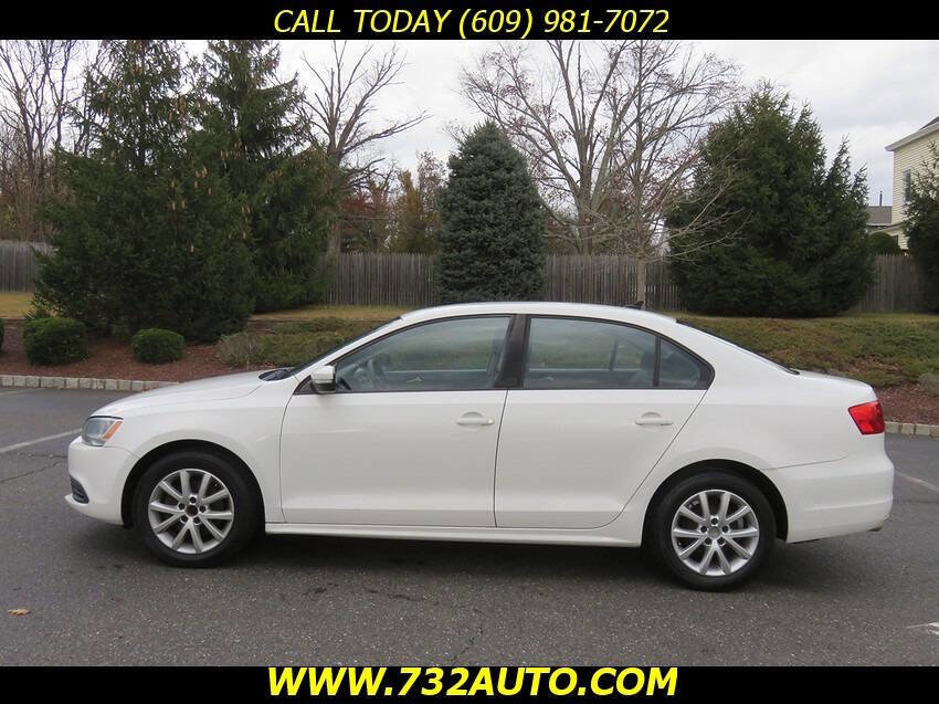 Used 2011 Volkswagen Jetta SE FWD image 2