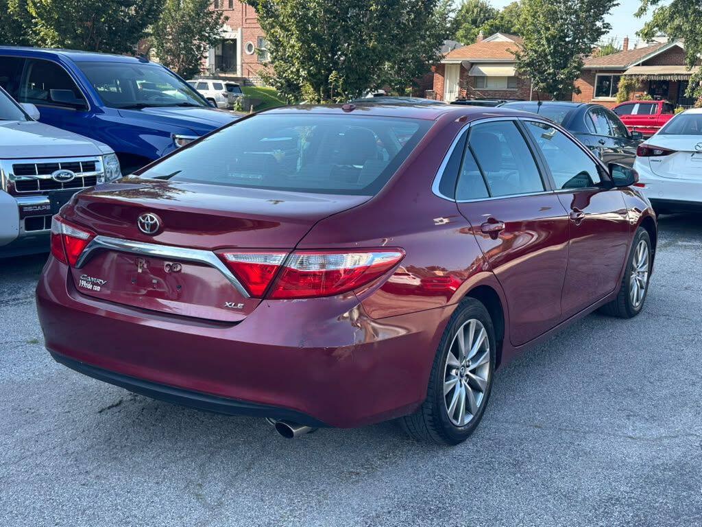 Used 2017 Toyota Camry XLE w/ Convenience Package FWD image 4
