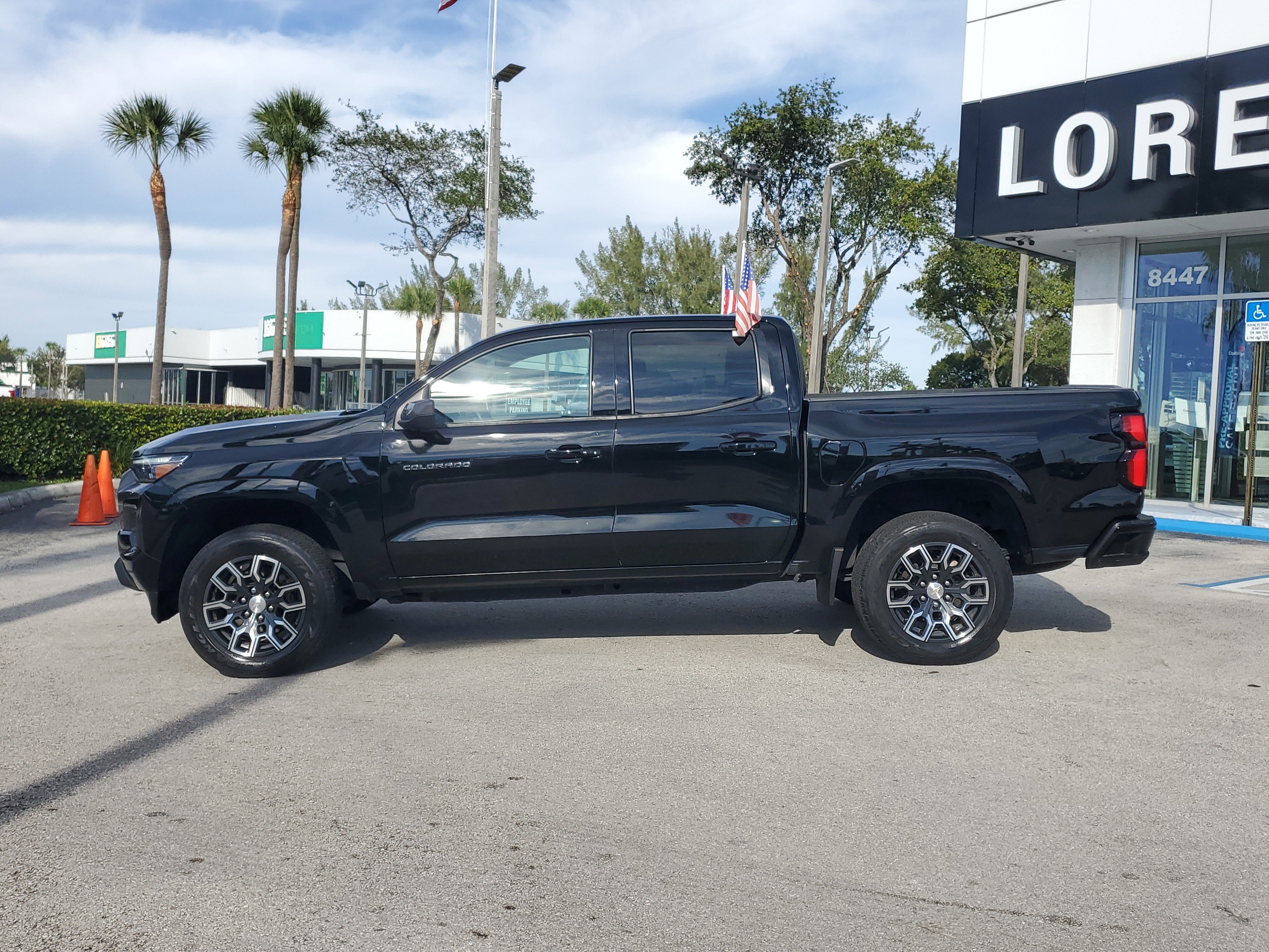 Used 2023 Chevrolet Colorado LT w/ LT Convenience Package III image 8