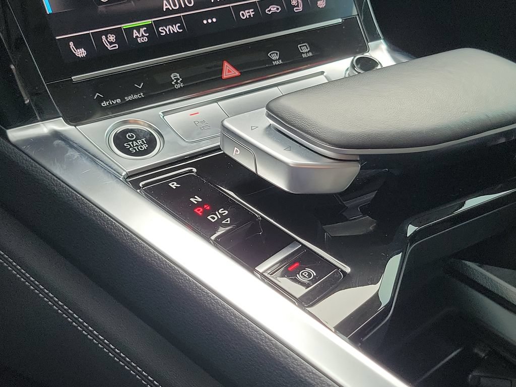 Certified 2024 Audi Q8 e-tron Premium Plus AWD/4WD image 31