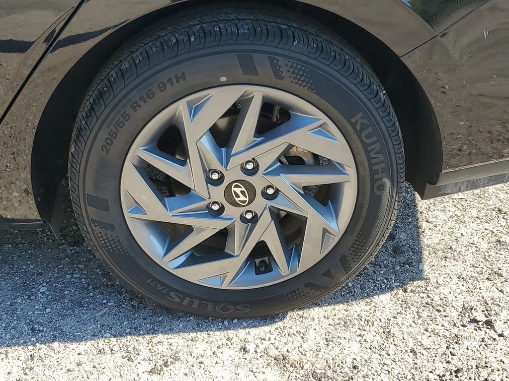 Used 2024 Hyundai Elantra SEL FWD image 5