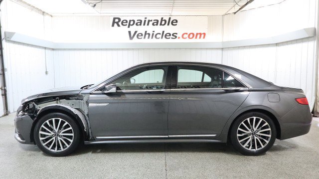 Used 2017 Lincoln Continental Select image 1