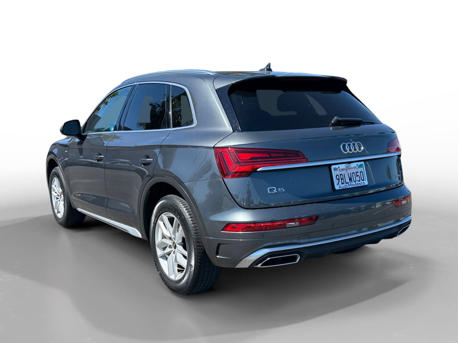 Used 2022 Audi Q5 2.0T Premium w/ Convenience Package AWD/4WD image 3