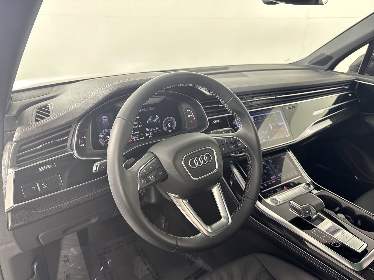 Used 2025 Audi Q7 3.0T Premium Plus w/ Premium Plus Package AWD/4WD image 9