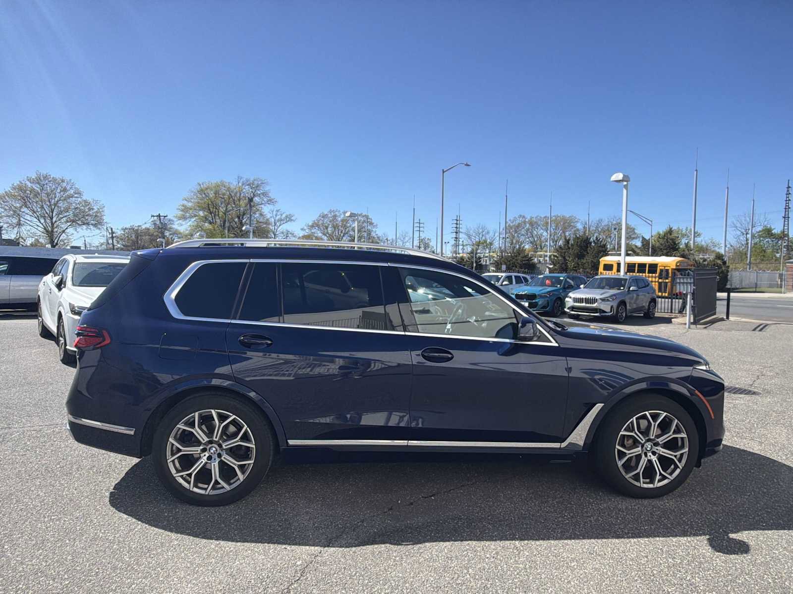 Certified 2024 BMW X7 xDrive40i w/ Premium Package AWD/4WD image 4