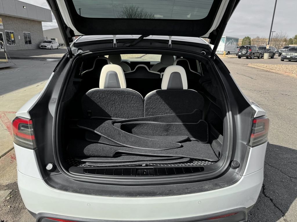 Used 2022 Tesla Model X Base image 12