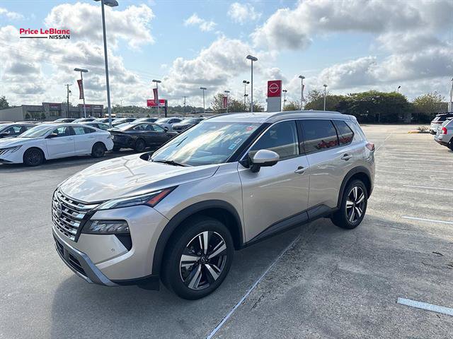 Certified 2025 Nissan Rogue SL AWD/4WD image 3