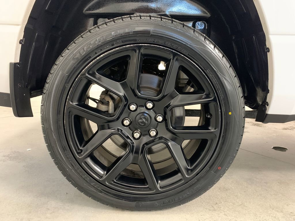 Used 2023 RAM 1500 Laramie AWD/4WD image 9