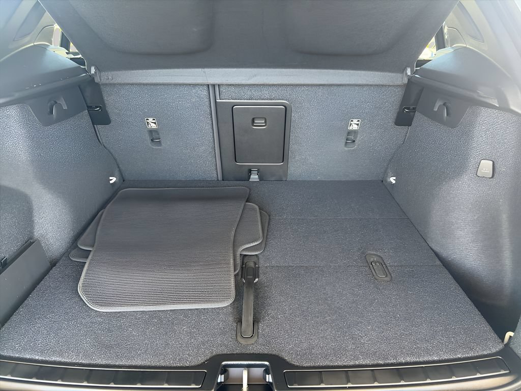 Used 2023 Volvo XC40 Recharge Ultimate AWD/4WD image 12
