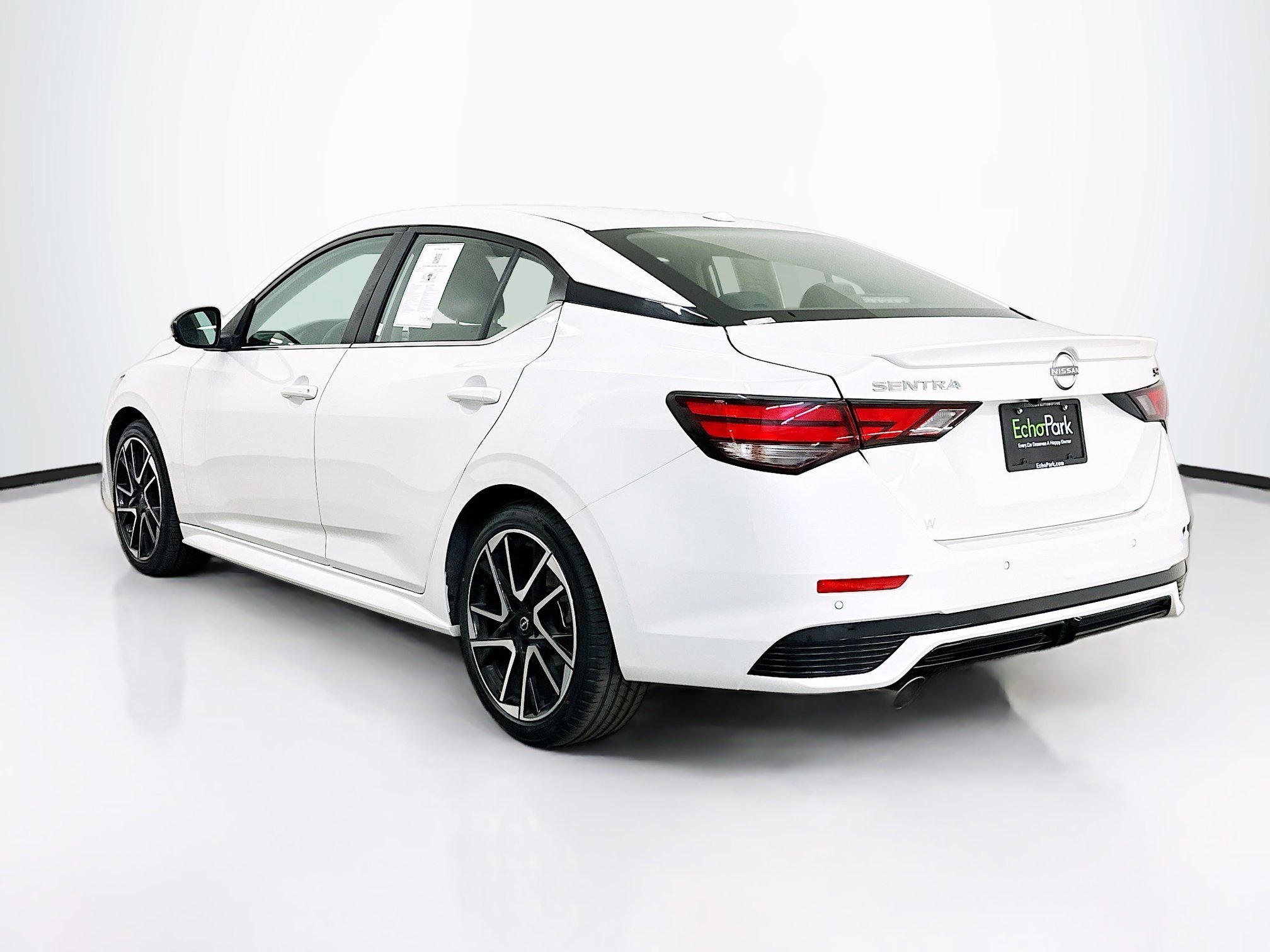 Used 2024 Nissan Sentra SR FWD image 5
