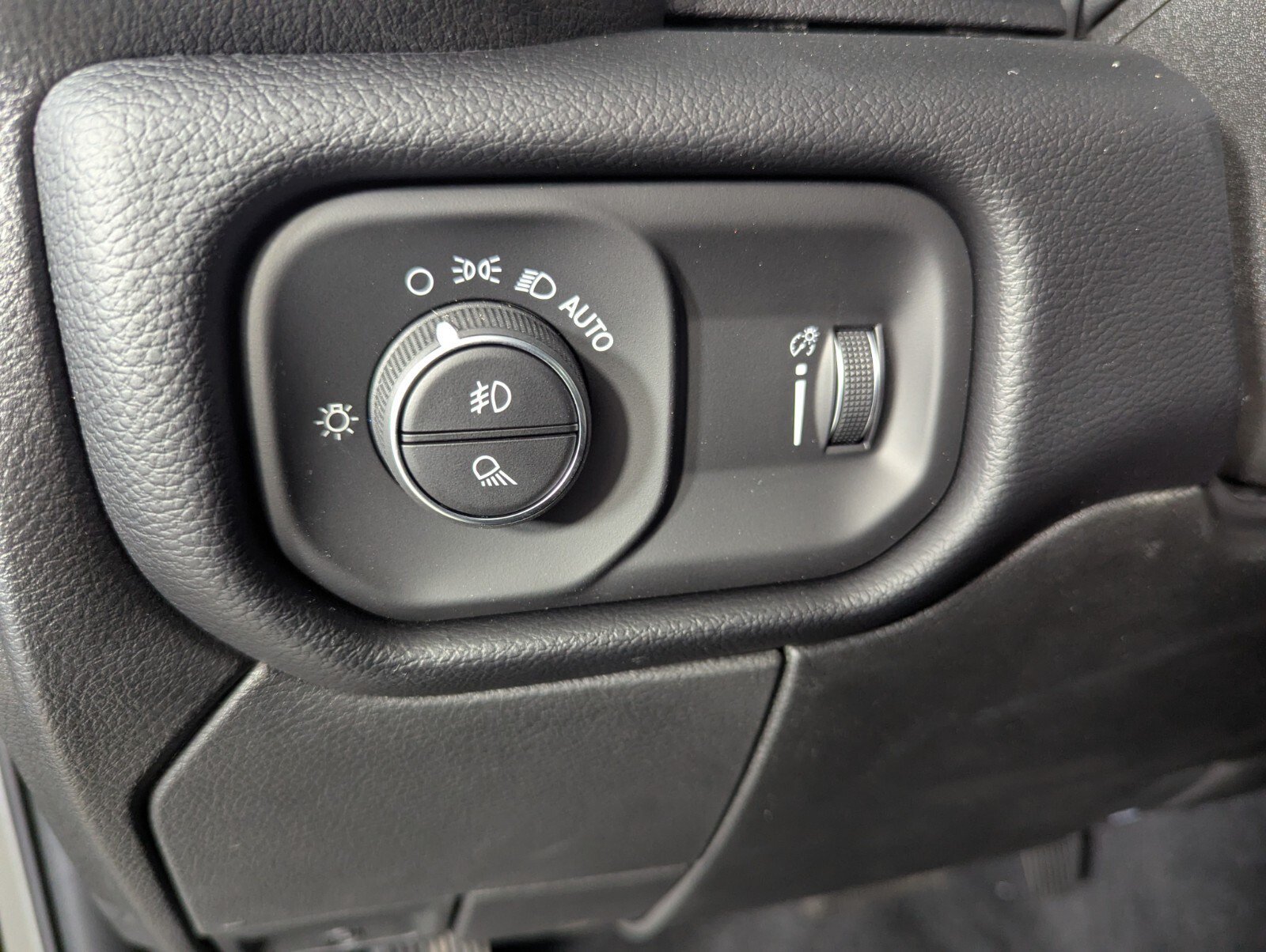 New 2026 RAM 2500 Big Horn AWD/4WD image 14