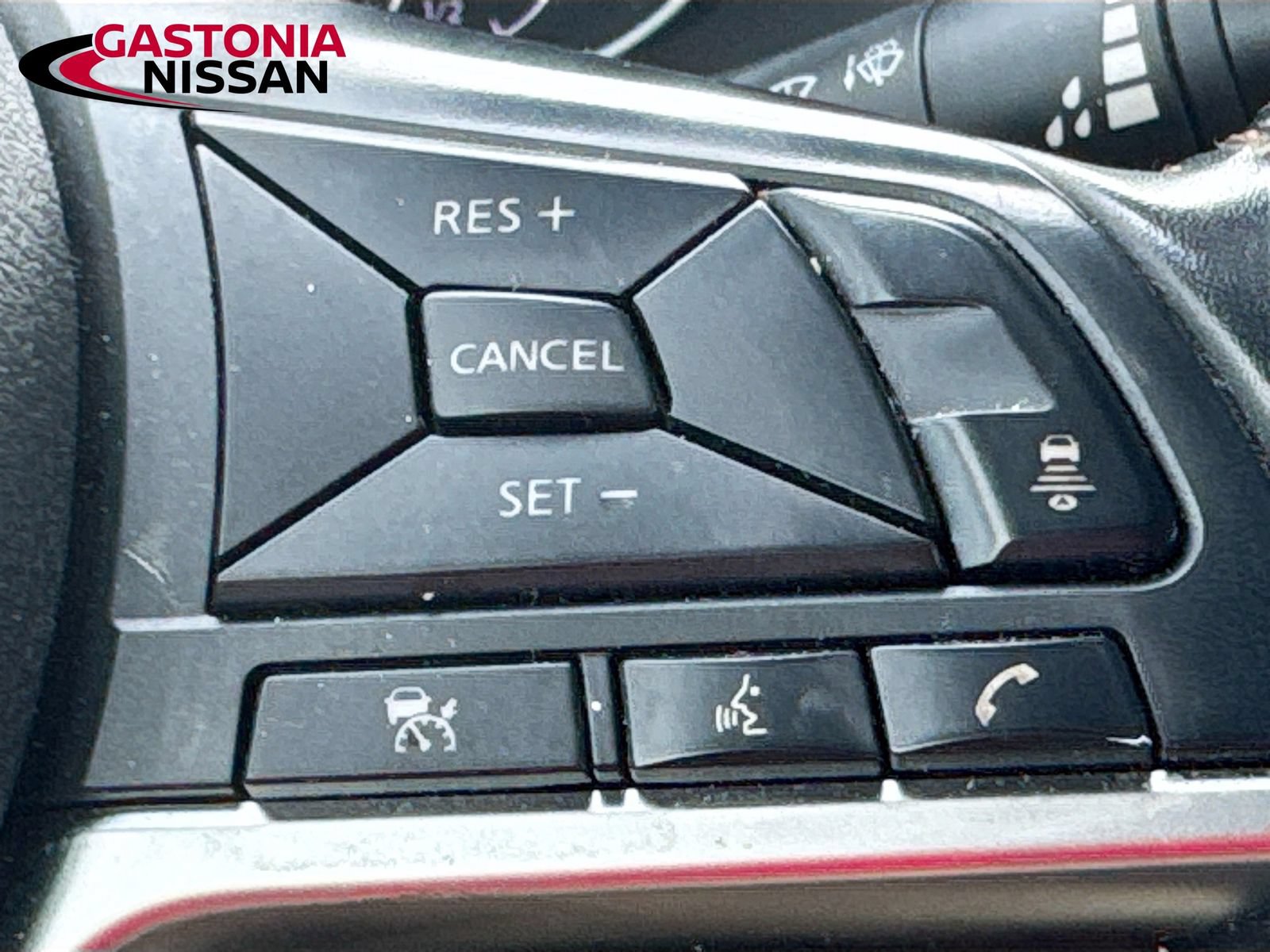 Used 2025 Nissan Sentra SR FWD image 26