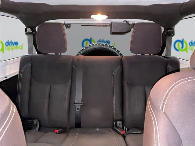 Used 2015 Jeep Wrangler Unlimited Sahara image 20