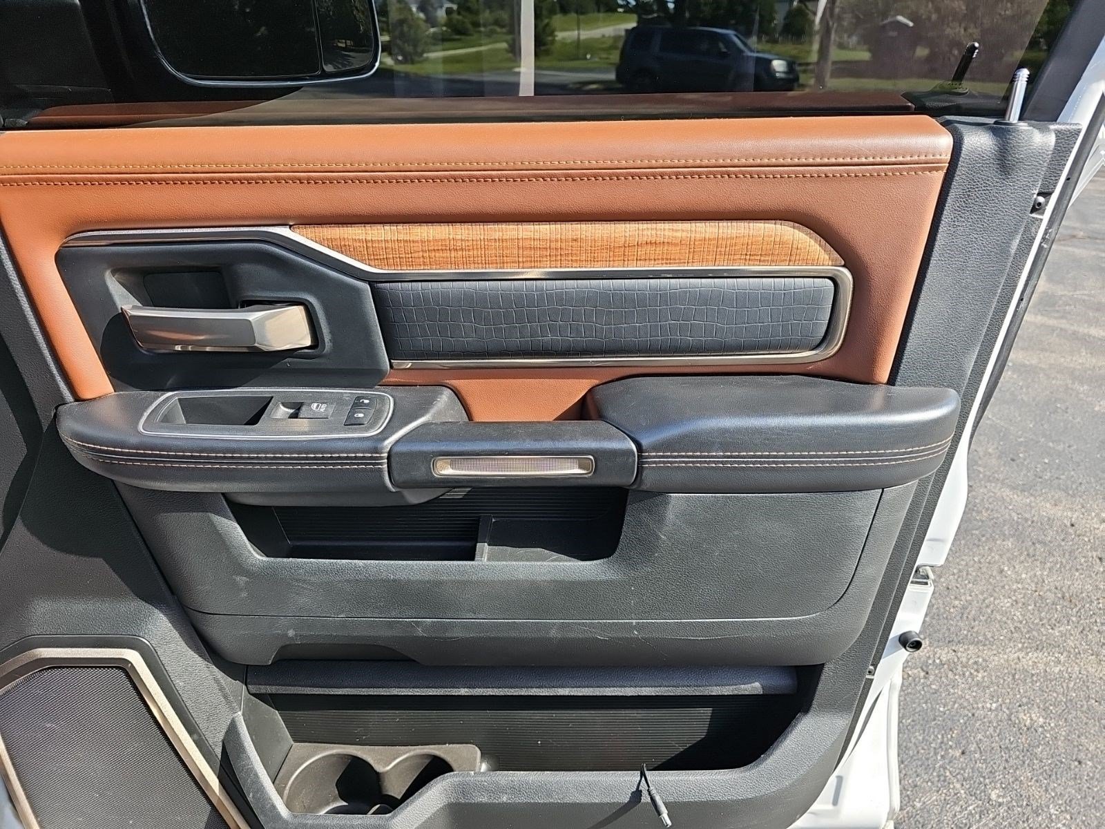 Used 2020 RAM 3500 Limited AWD/4WD image 14