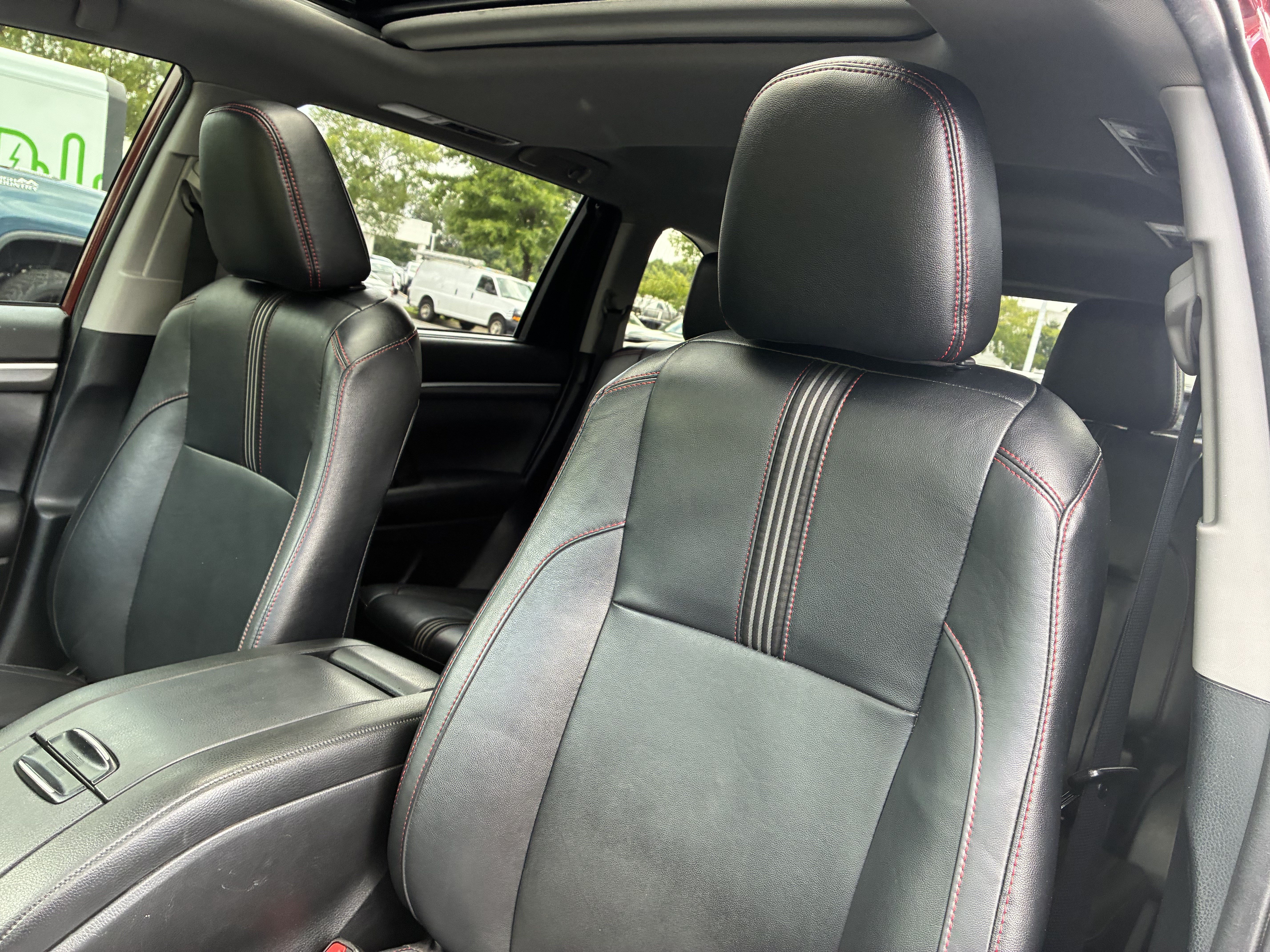 Used 2019 Toyota Highlander SE w/ Nightshade Edition AWD/4WD image 22