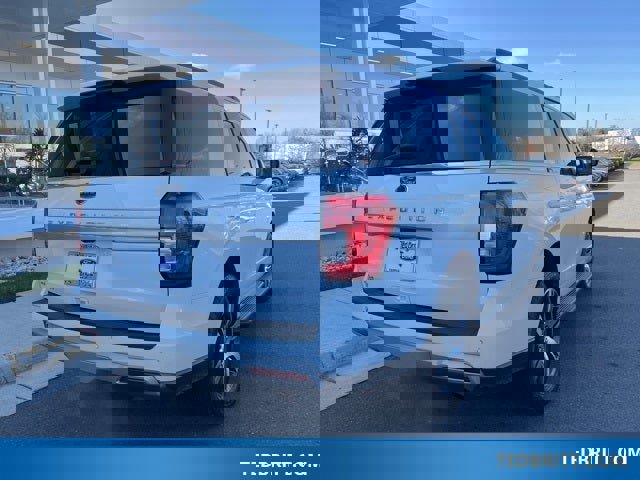 Used 2024 Ford Expedition XLT image 8