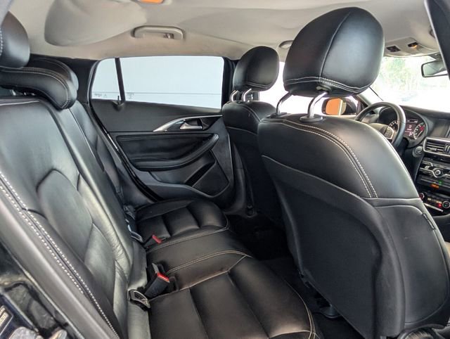 Used 2018 INFINITI QX30 image 15