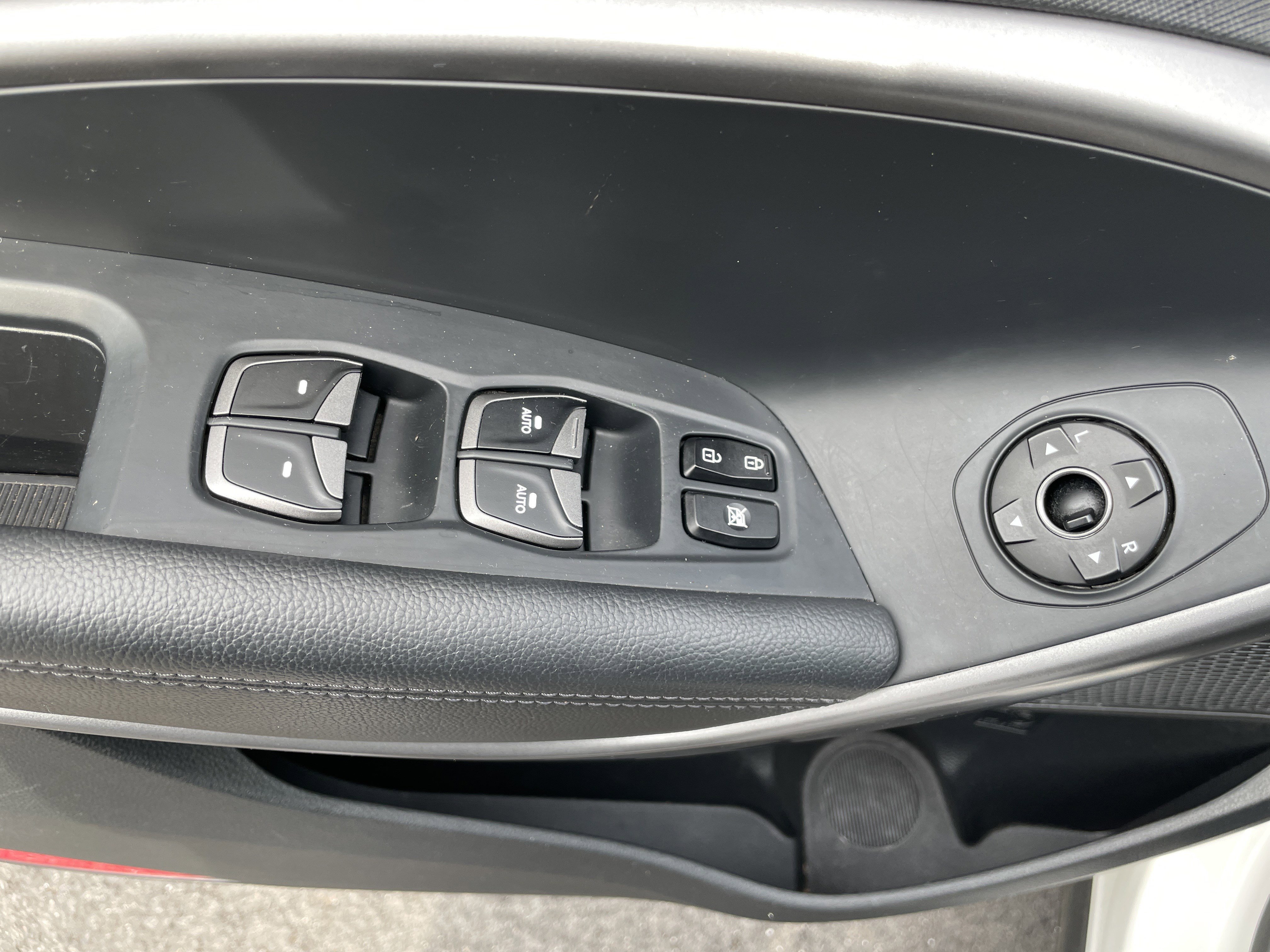 Used 2016 Hyundai Santa Fe SE w/ Option Group 03 image 41