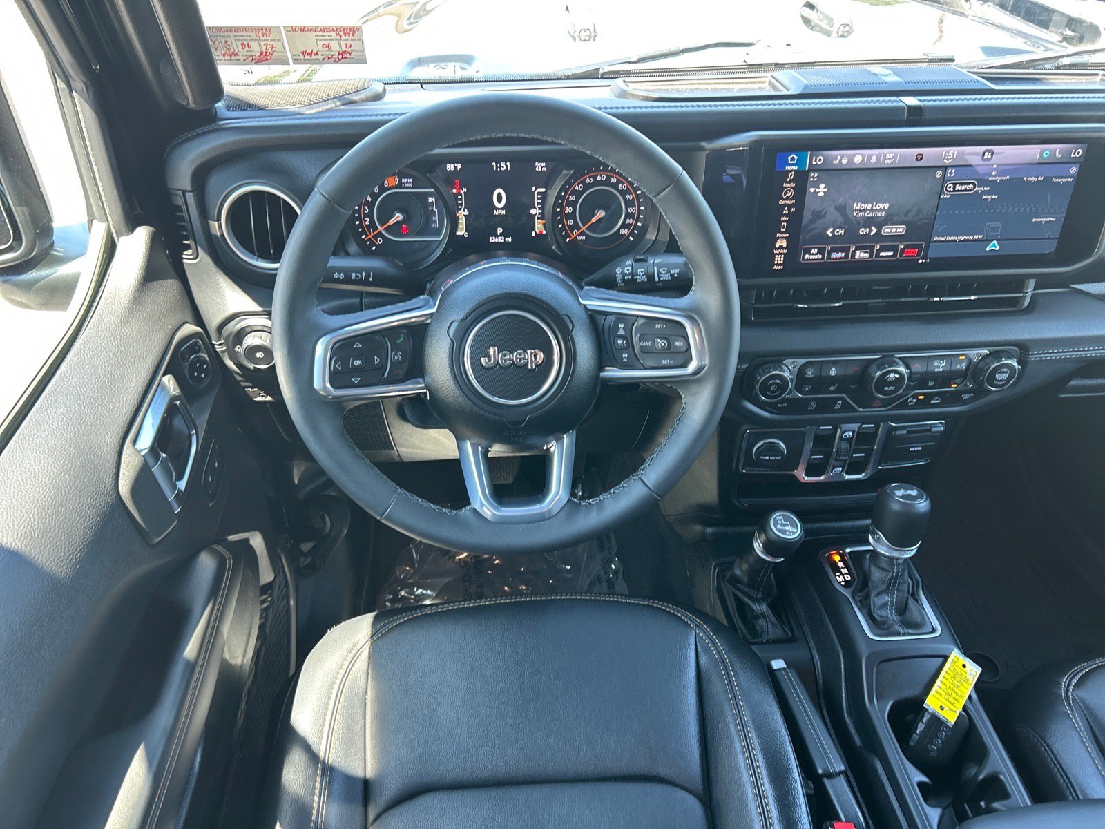 Used 2025 Jeep Wrangler Unlimited Sahara AWD/4WD image 5