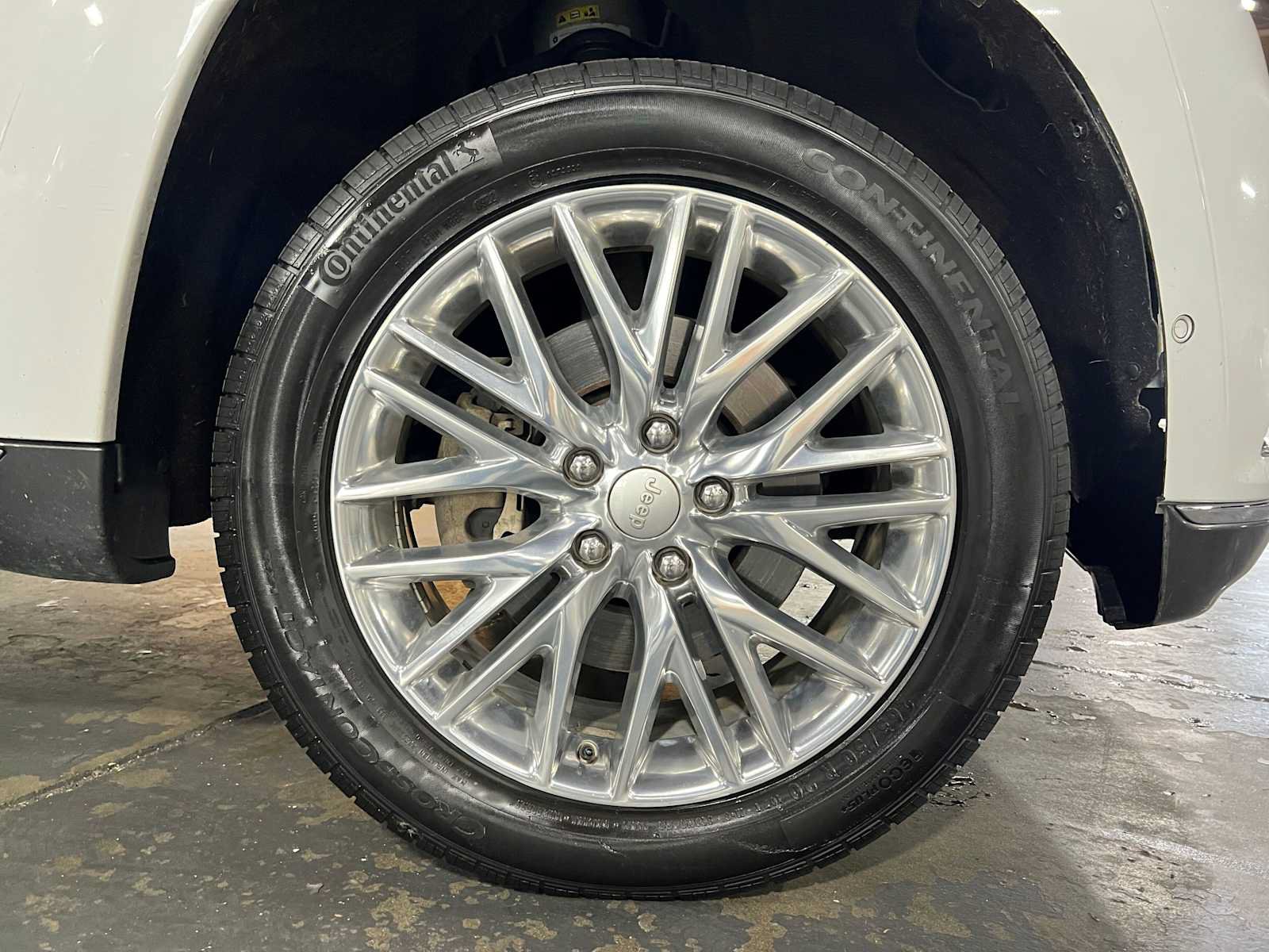 Used 2018 Jeep Grand Cherokee Summit AWD/4WD image 9