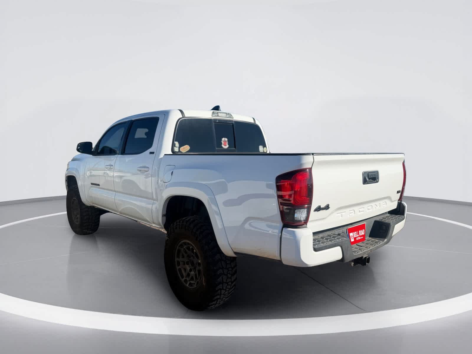 Used 2021 Toyota Tacoma SR5 AWD/4WD image 4
