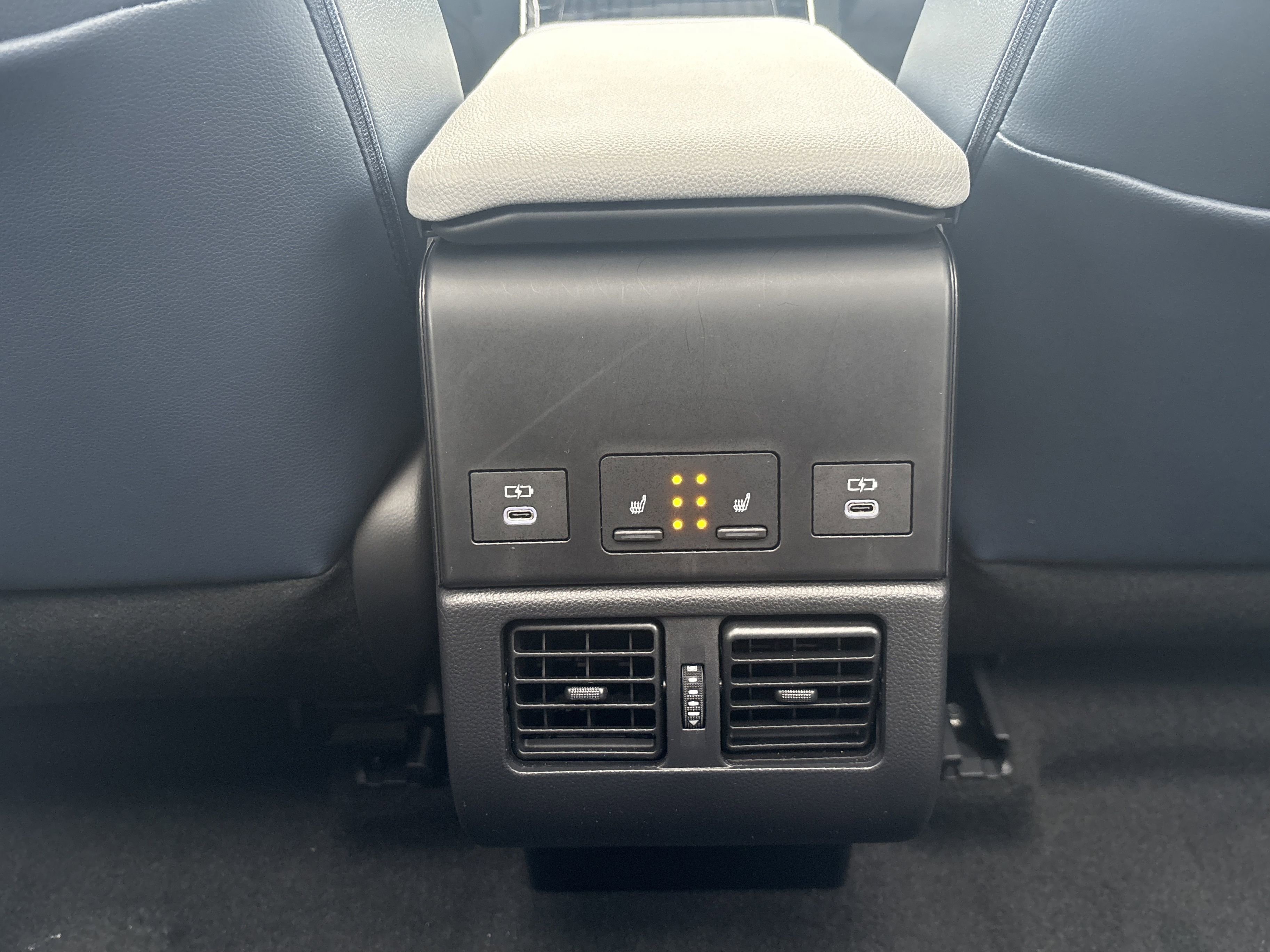 Used 2025 Subaru Solterra Touring image 19