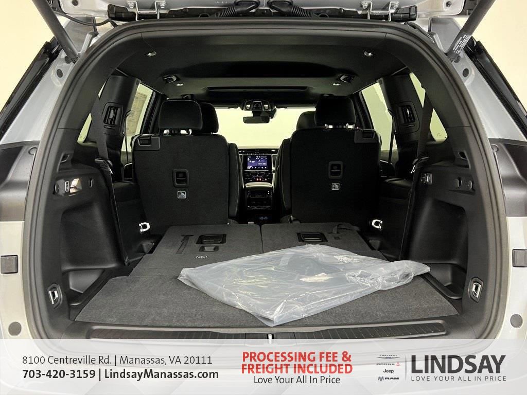 New 2025 Jeep Grand Cherokee L Laredo w/ Luxury Tech Group I AWD/4WD image 6
