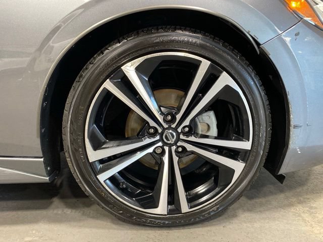 Certified 2022 Nissan Sentra SR w/ SR Premium Package FWD image 31