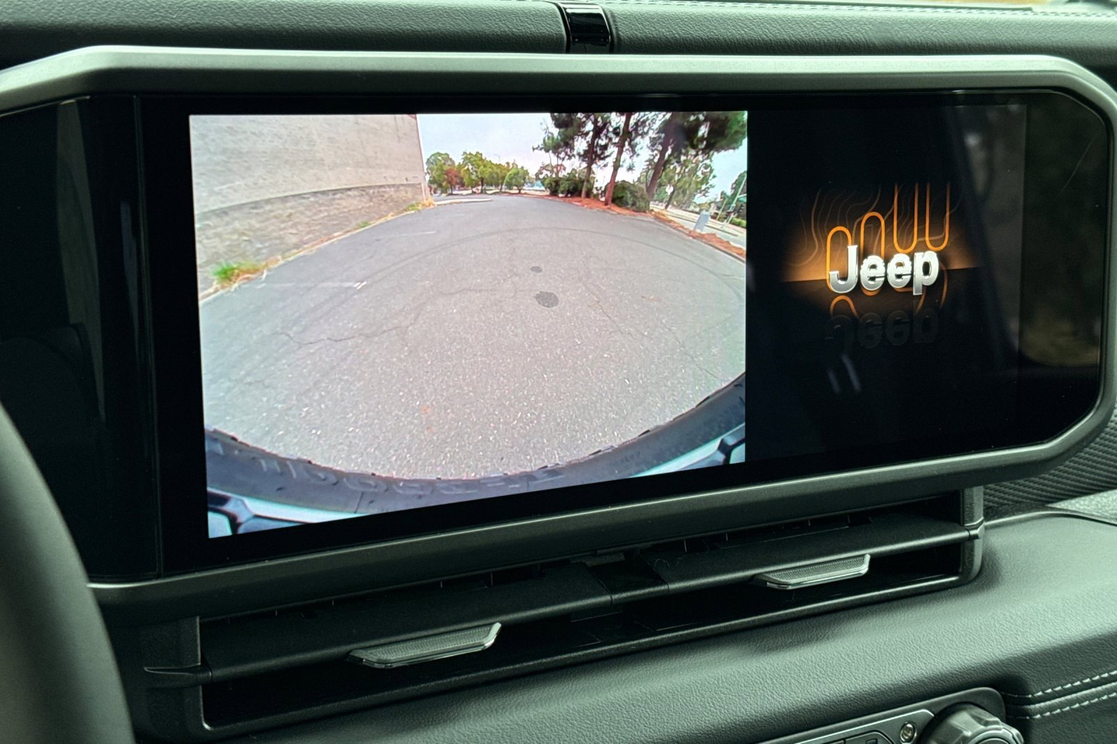 New 2026 Jeep Wrangler Unlimited Rubicon w/ Safety Group image 18