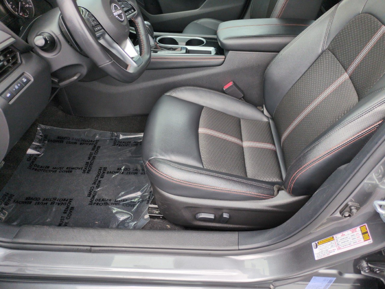 Used 2025 Nissan Altima 2.5 SR FWD image 13