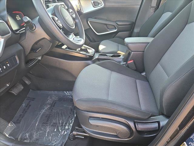 Used 2024 Kia Soul LX w/ Option Group 015 FWD image 15